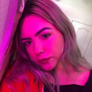 Meet your Posher, Adri